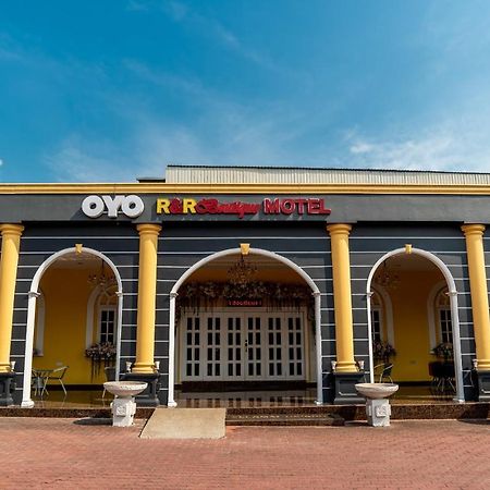 ג'והור בהרו Oyo 1228 R & R Motel מראה חיצוני תמונה