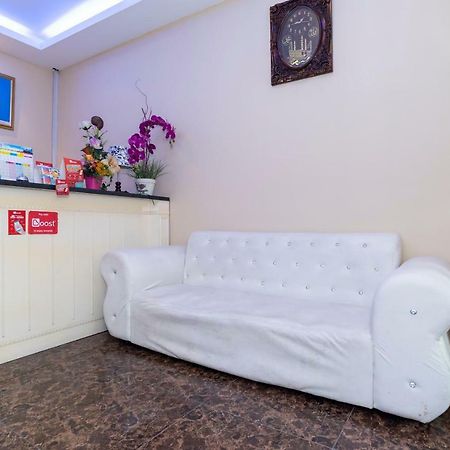 ג'והור בהרו Oyo 1228 R & R Motel מראה חיצוני תמונה