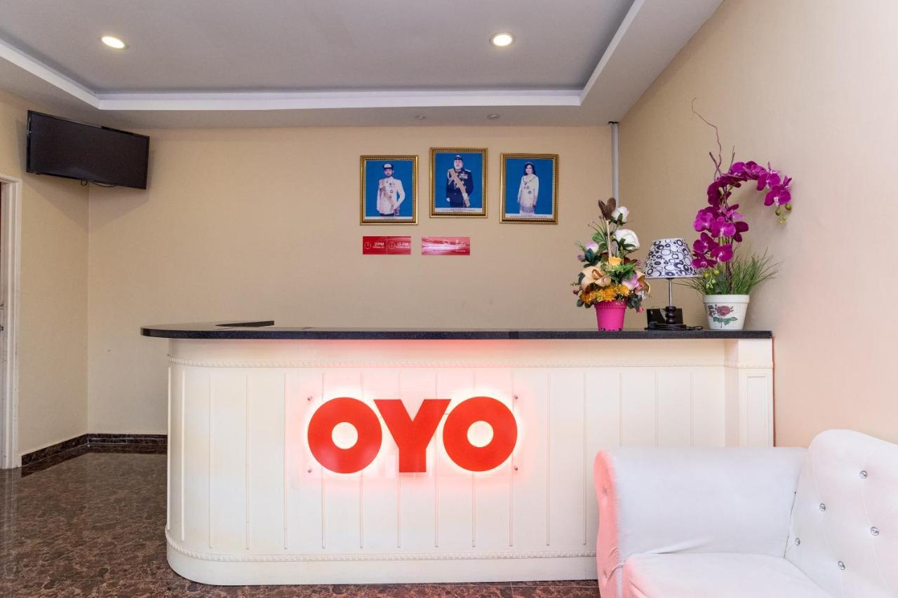 ג'והור בהרו Oyo 1228 R & R Motel מראה חיצוני תמונה