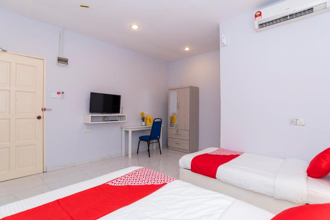 ג'והור בהרו Oyo 1228 R & R Motel מראה חיצוני תמונה