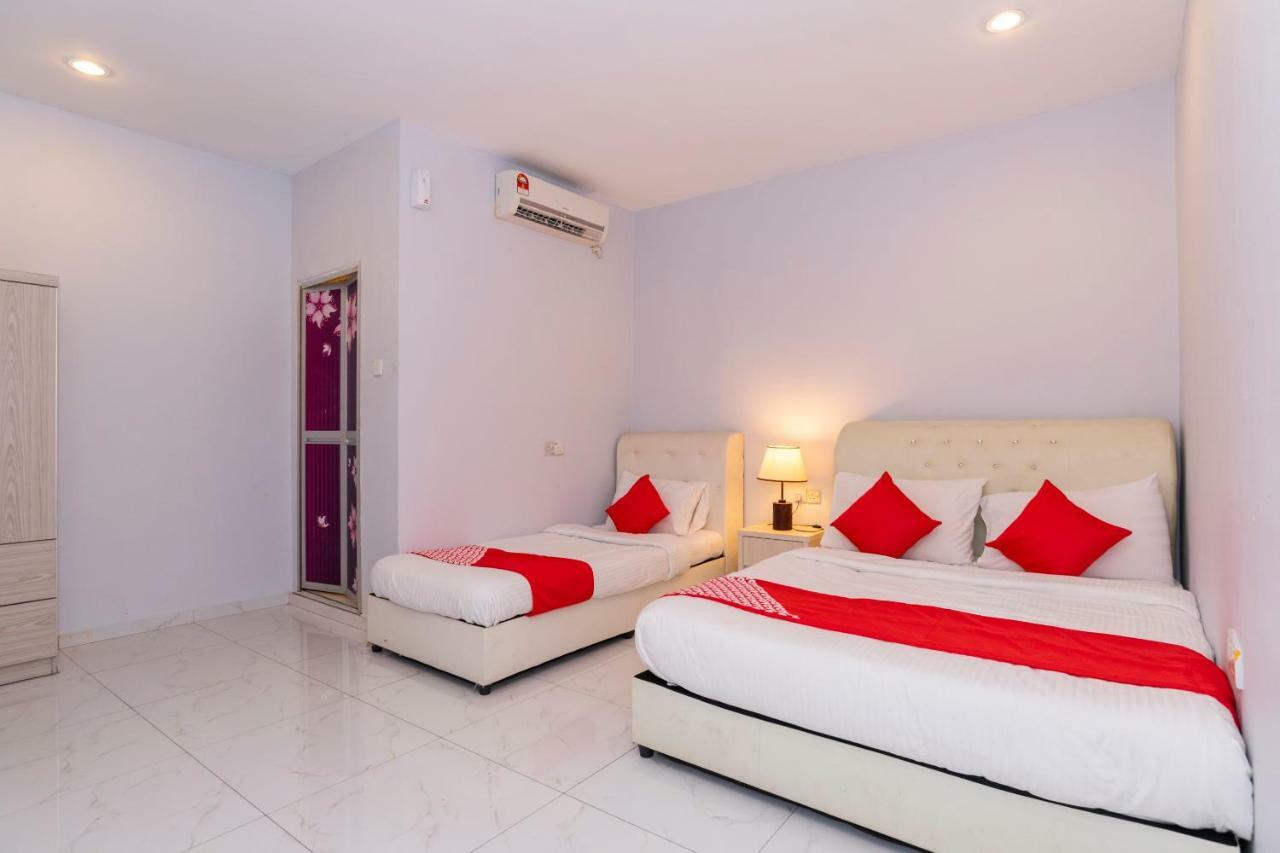 ג'והור בהרו Oyo 1228 R & R Motel מראה חיצוני תמונה