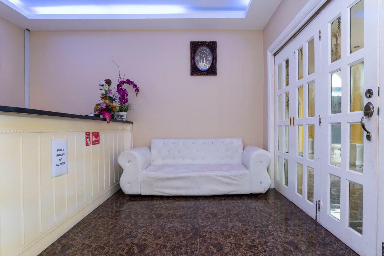 ג'והור בהרו Oyo 1228 R & R Motel מראה חיצוני תמונה