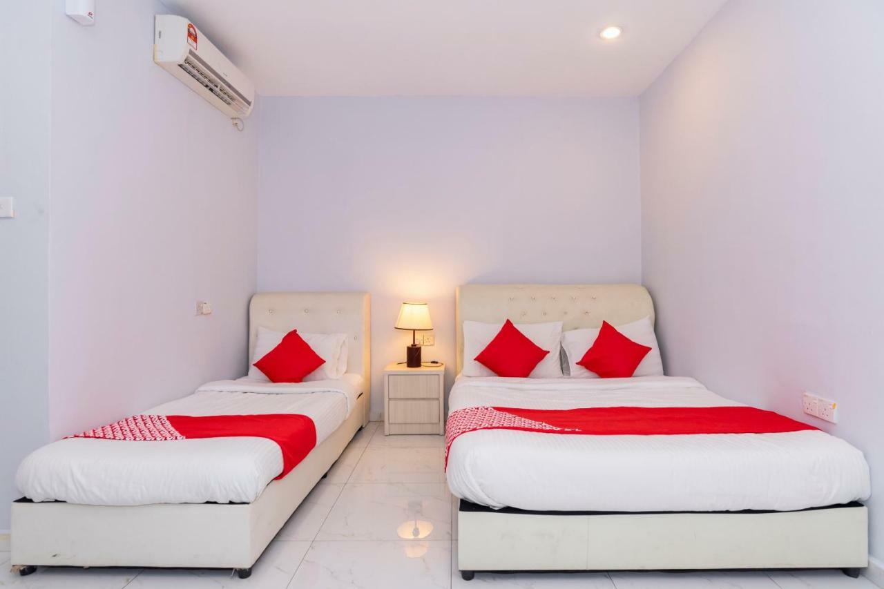 ג'והור בהרו Oyo 1228 R & R Motel מראה חיצוני תמונה