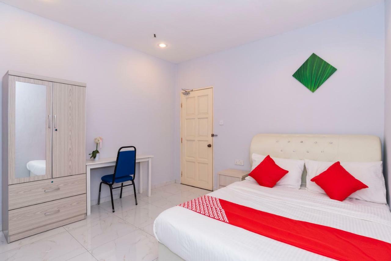 ג'והור בהרו Oyo 1228 R & R Motel מראה חיצוני תמונה