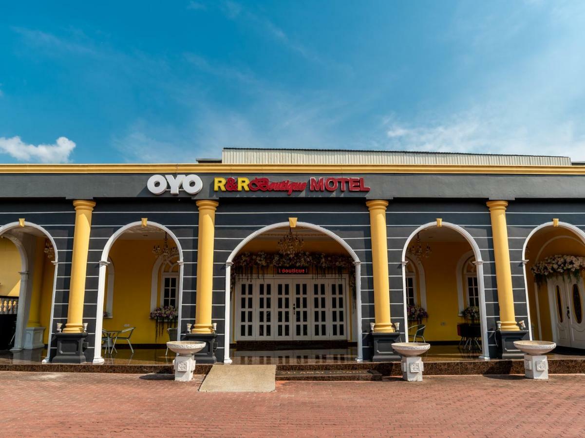 ג'והור בהרו Oyo 1228 R & R Motel מראה חיצוני תמונה