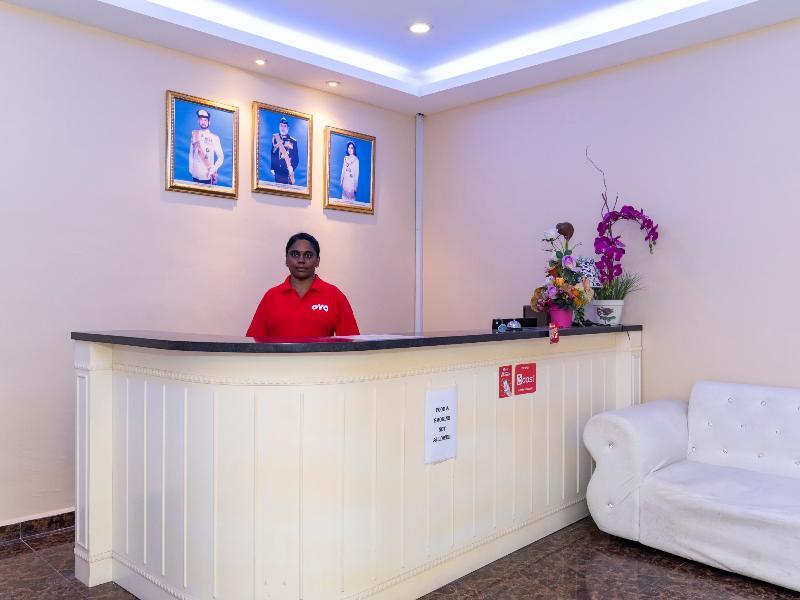 ג'והור בהרו Oyo 1228 R & R Motel מראה חיצוני תמונה