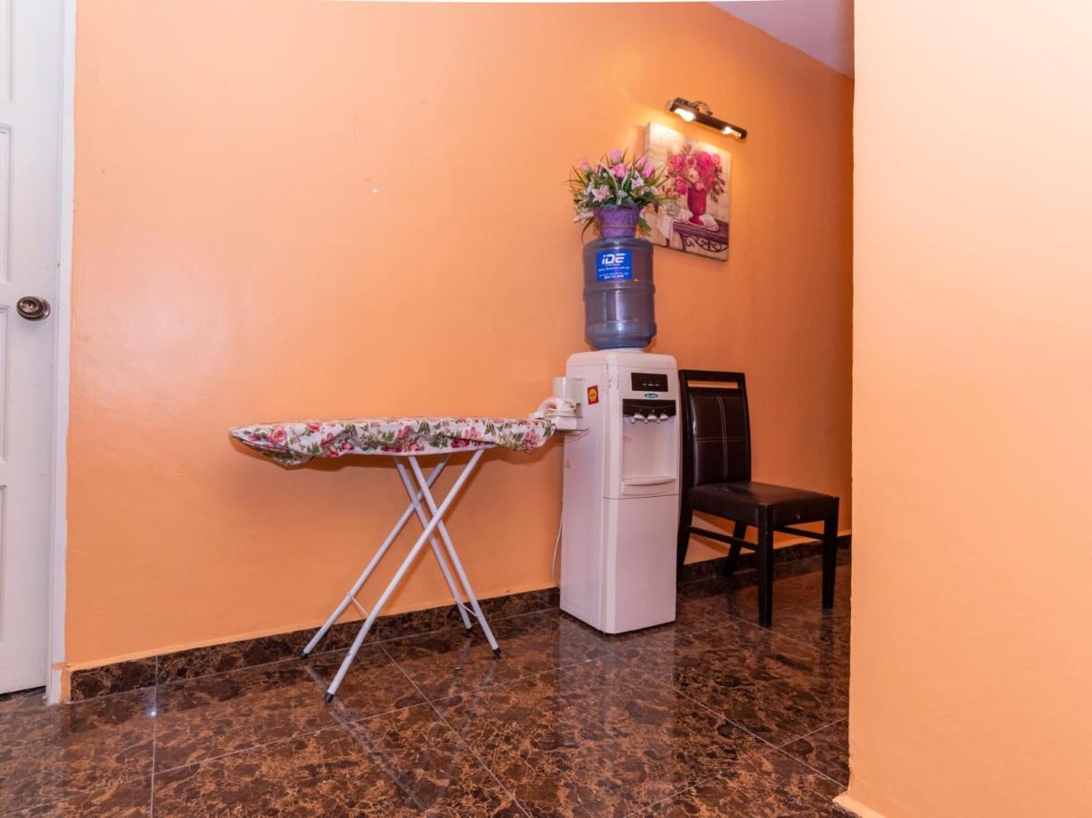 ג'והור בהרו Oyo 1228 R & R Motel מראה חיצוני תמונה